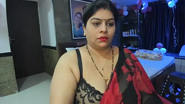 Snapshot of tarivishu23 chatting on 02/17/25, 01:22 tarivishu23 online show from 02/17/25, 01:22