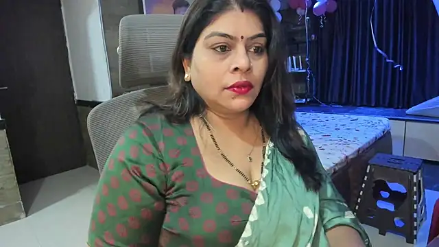 Snapshot of tarivishu23 chatting on 02/19/25, 01:18 tarivishu23 online show from 02/19/25, 01:18