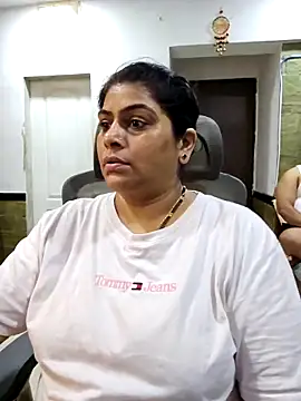 Snapshot of tarivishu23 chatting on 03/22/25, 12:57 tarivishu23 online show from 03/22/25, 12:57