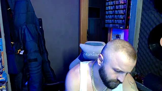 Snapshot of maik808888 chatting on 03/03/26, 02:35 maik808888 online show from 03/03/26, 02:35