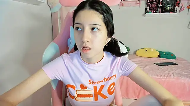 Snapshot of cherrycute chatting on 12/22/24, 01:34 cherrycute online show from 12/22/24, 01:34