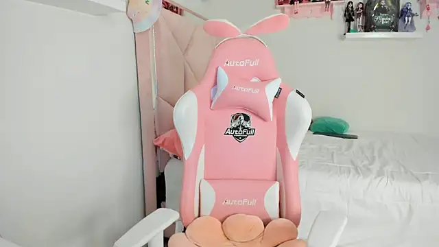 Snapshot of cherrycute chatting on 12/04/24, 01:08 cherrycute online show from 12/04/24, 01:08