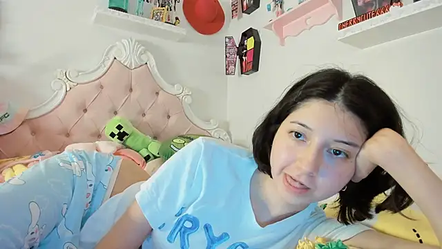 Snapshot of cherrycute chatting on 09/11/25, 01:38 cherrycute online show from 09/11/25, 01:38