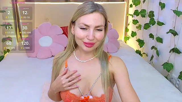 Snapshot of ste1la chatting on 03/05/25, 10:55 ste1la online show from 03/05/25, 10:55