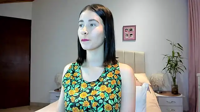 Snapshot of macarena_vallejo chatting on 03/03/25, 01:17 macarena vallejo online show from 03/03/25, 01:17