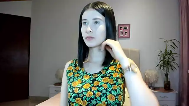 macarena vallejo online show from 11/25/25, 03:29