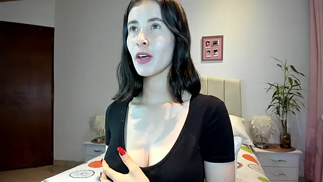 Snapshot of macarena_vallejo chatting on 03/19/25, 04:03 macarena vallejo online show from 03/19/25, 04:03