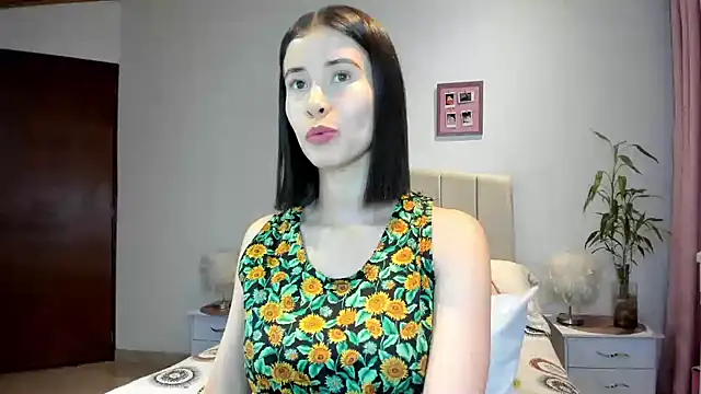 Snapshot of macarena_vallejo chatting on 01/14/25, 01:58 macarena vallejo online show from 01/14/25, 01:58