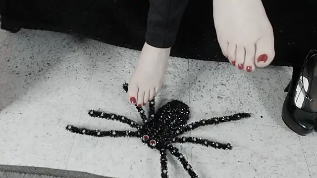  Jade 16 online show from 10/13/25, 12:29