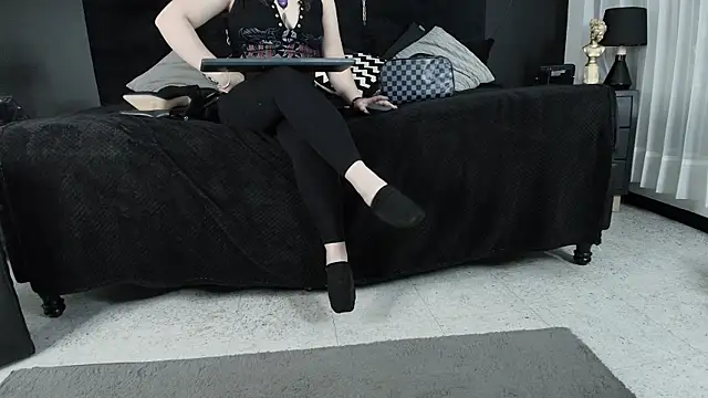  Jade 16 online show from 10/30/25, 11:52