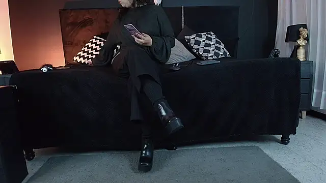  Jade 16 online show from 09/25/25, 11:49