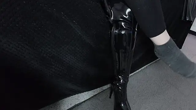  Jade 16 online show from 11/10/25, 11:48