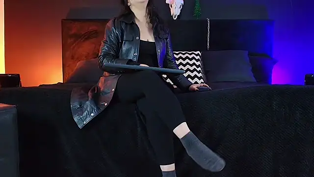  Jade 16 online show from 12/22/25, 11:54