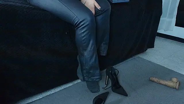  Jade 16 online show from 11/08/25, 11:47