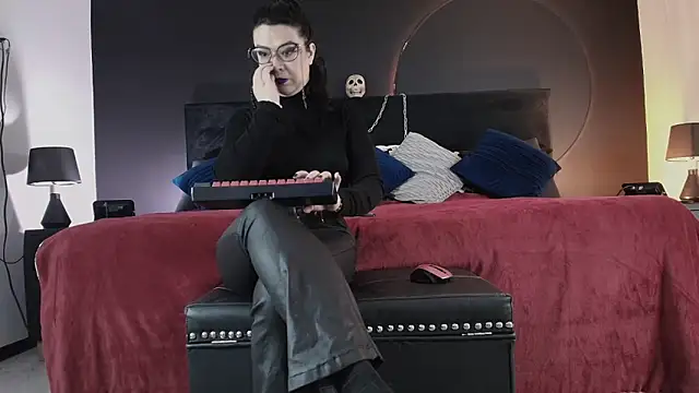  Jade 16 online show from 05/09/26, 11:46