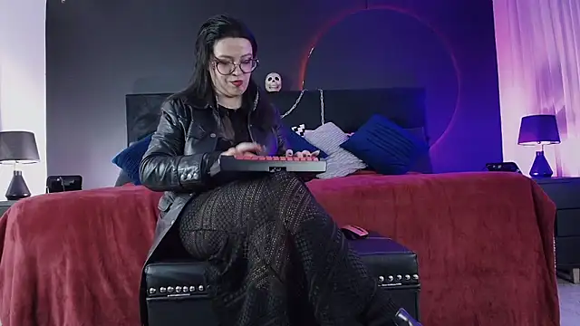  Jade 16 online show from 05/18/26, 12:54