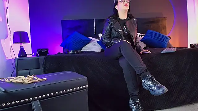  Jade 16 online show from 03/28/26, 11:33