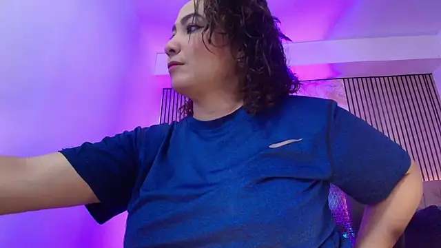 JuliRamirez online show from 04/15/26, 05:50