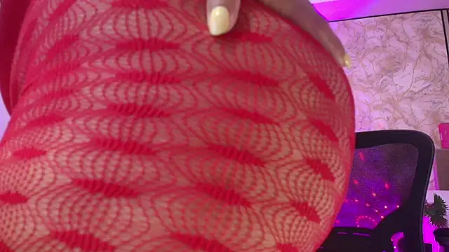 Snapshot of JuliRamirez chatting on 02/21/26, 12:29 JuliRamirez online show from 02/21/26, 12:29