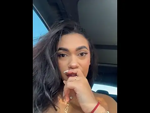 Snapshot of emma_andrew1 chatting on 10/24/25, 02:27 emma andrew1 online show from 10/24/25, 02:27