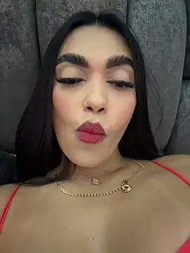 Snapshot of emma_andrew1 chatting on 06/30/26, 12:43 emma andrew1 online show from 06/30/26, 12:43