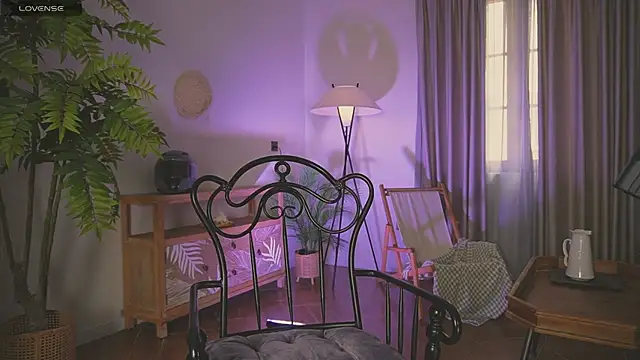 lanabosch online show from 10/26/25, 01:50