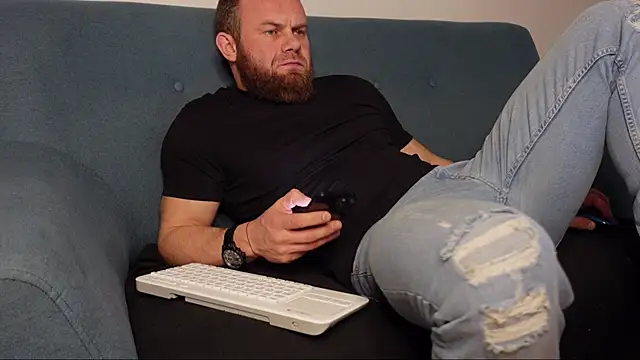 Tommy Burnz online show from 01/25/25, 05:40