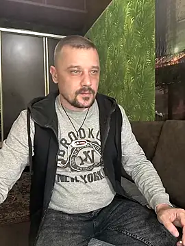 DanielOhCool online show from 03/17/25, 01:29