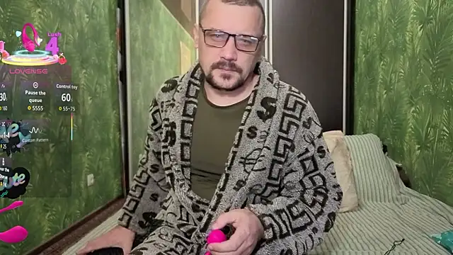 DanielOhCool online show from 09/28/25, 06:09