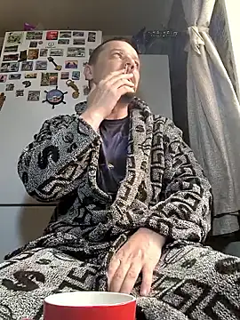 Snapshot of DanielOhCool chatting on 02/18/26, 08:00 DanielOhCool online show from 02/18/26, 08:00