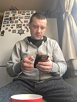 Snapshot of DanielOhCool chatting on 02/23/26, 07:31 DanielOhCool online show from 02/23/26, 07:31