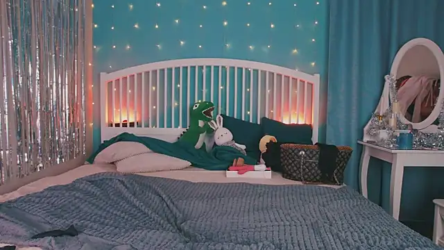 Snapshot of GingerArin chatting on 12/22/25, 01:55 GingerArin online show from 12/22/25, 01:55