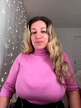 Snapshot of miamellycious chatting on 09/27/25, 12:33 miamellycious online show from 09/27/25, 12:33