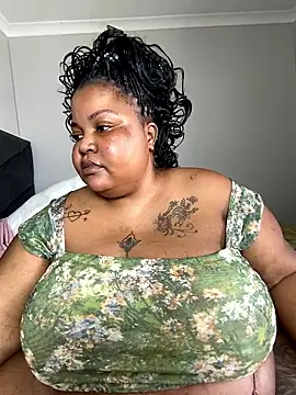 MissLola27 online show from 01/11/26, 12:01