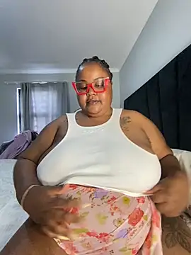 MissLola27 online show from 11/04/25, 05:55