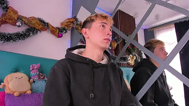 Chris Bennett online show from 12/22/25, 01:44