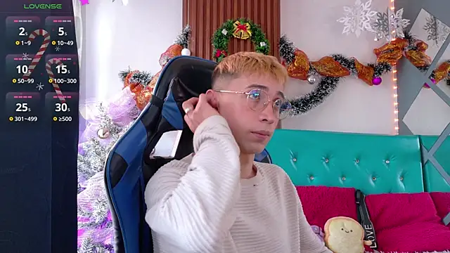 Chris Bennett online show from 12/01/25, 01:45