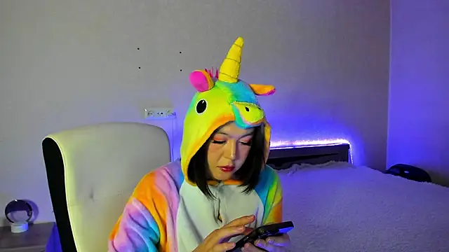 pika pika1 online show from 12/21/25, 11:34