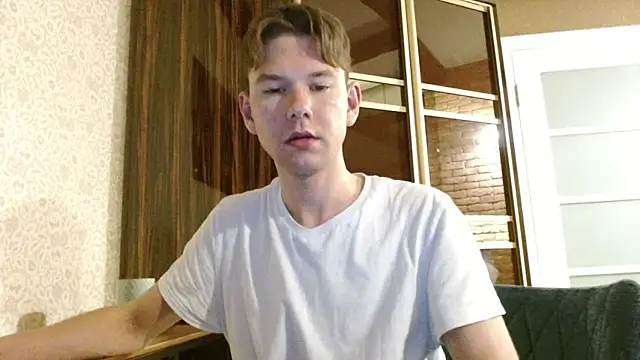 Snapshot of newcomer_2021 chatting on 09/29/25, 04:34 newcomer 2021 online show from 09/29/25, 04:34