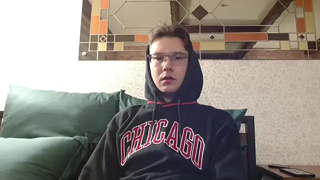 Snapshot of newcomer_2021 chatting on 10/18/25, 03:25 newcomer 2021 online show from 10/18/25, 03:25