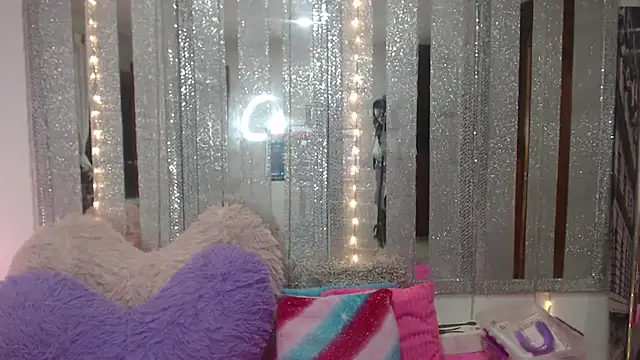 mijal queen online show from 02/11/25, 02:25