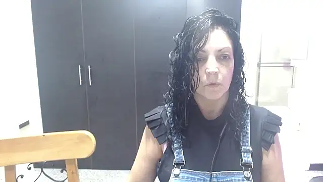 mijal queen online show from 09/26/25, 02:40