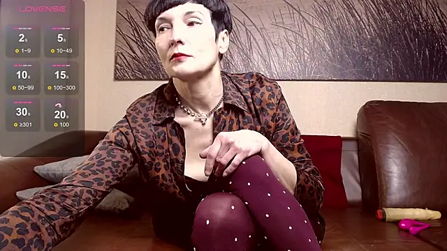 ElizabethLong online show from 11/15/25, 06:50