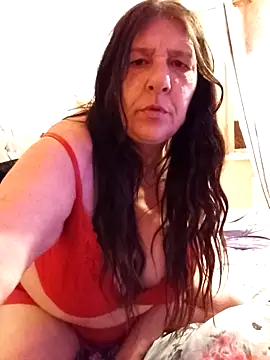 Snapshot of Leanne43 chatting on 05/05/26, 12:35 Leanne43 online show from 05/05/26, 12:35