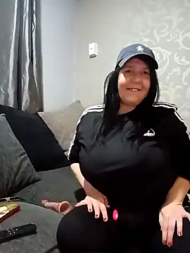 Snapshot of Leanne43 chatting on 02/18/25, 10:25 Leanne43 online show from 02/18/25, 10:25
