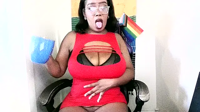 Snapshot of MistressKayy chatting on 09/09/25, 01:53 MistressKayy online show from 09/09/25, 01:53