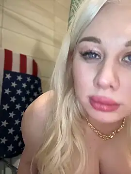 Snapshot of LaraHollywood chatting on 02/15/25, 05:41 LaraHollywood online show from 02/15/25, 05:41