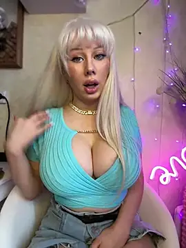 LaraHollywood online show from 03/06/26, 07:36