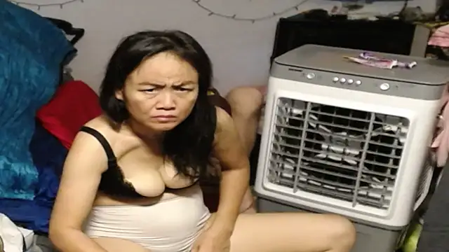 Snapshot of 1CuteAndSexy69 chatting on 02/16/26, 06:06 1CuteAndSexy69 online show from 02/16/26, 06:06