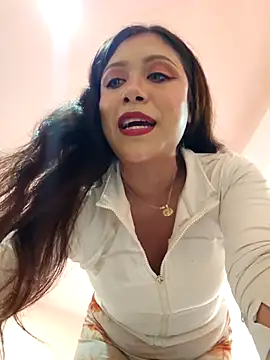 Snapshot of DORYY chatting on 04/08/26, 10:00 DORYY online show from 04/08/26, 10:00